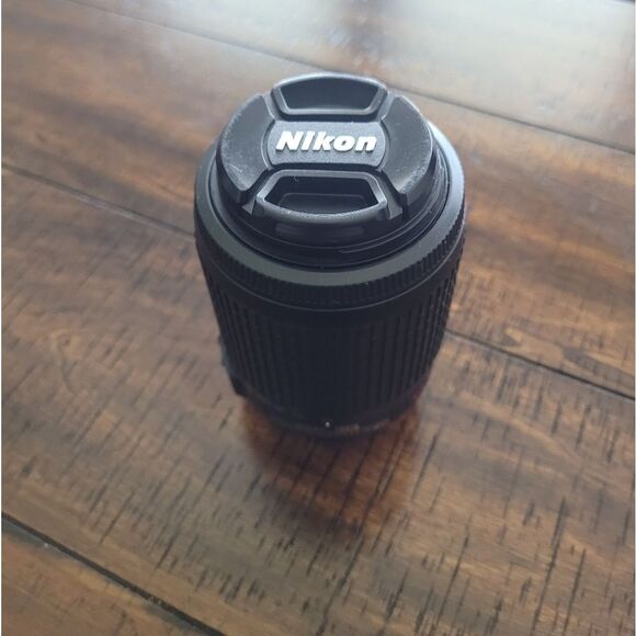 Nikon DX Af-S Nikkor 55-200 mm 1:4-5.G ED VR Telephoto Zoom Lens Great - Picture 1 of 8